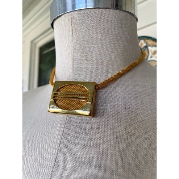 Vintage 1970s Square Pendant Mesh Choker Necklace Goldtone - Picture 8 of 14
